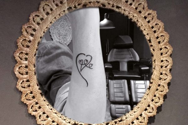 ♀ Hearts tattoo