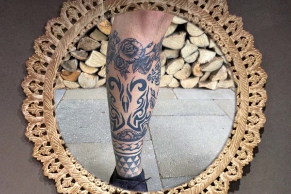 ♂ Maori with with flowers